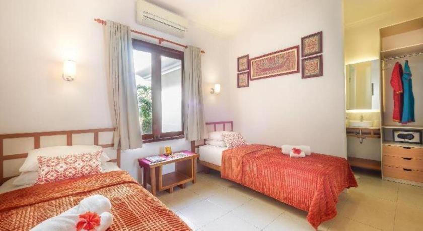 Hotel Al-Isha Dharamshala à Kuta Lombok Extérieur photo