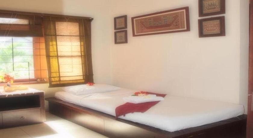 Hotel Al-Isha Dharamshala à Kuta Lombok Extérieur photo