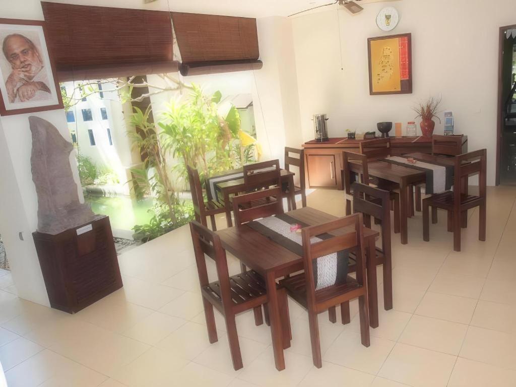 Hotel Al-Isha Dharamshala à Kuta Lombok Extérieur photo