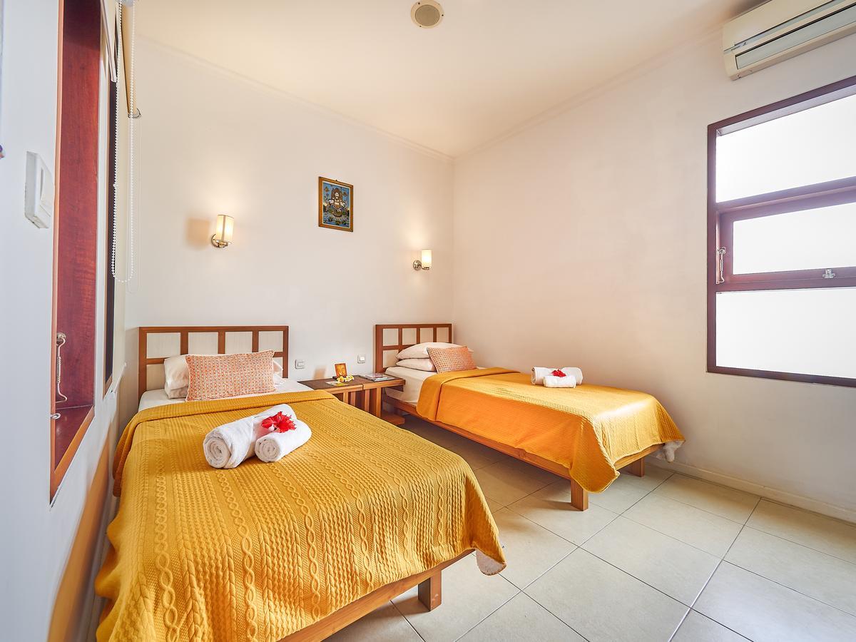 Hotel Al-Isha Dharamshala à Kuta Lombok Extérieur photo