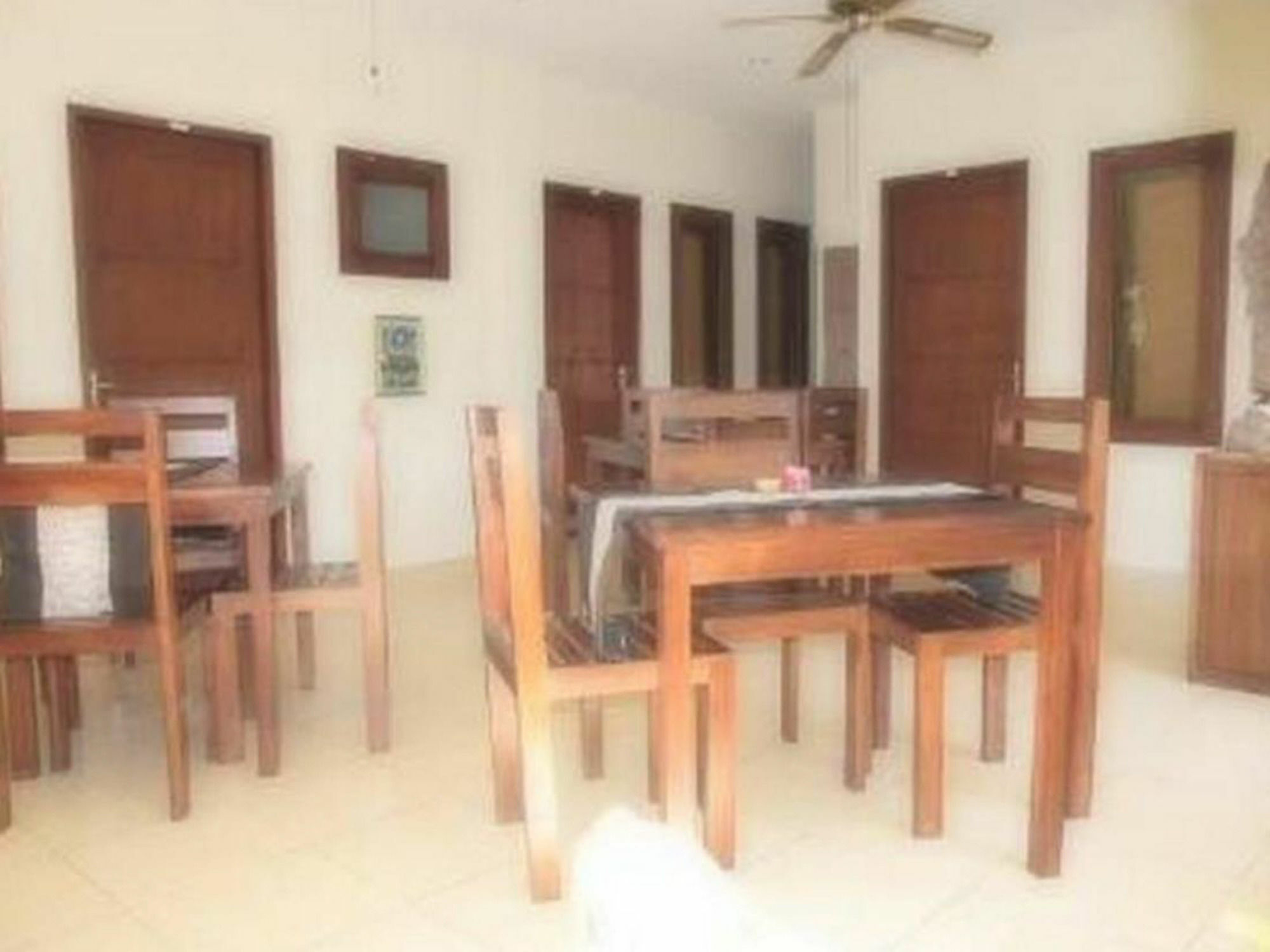 Hotel Al-Isha Dharamshala à Kuta Lombok Extérieur photo