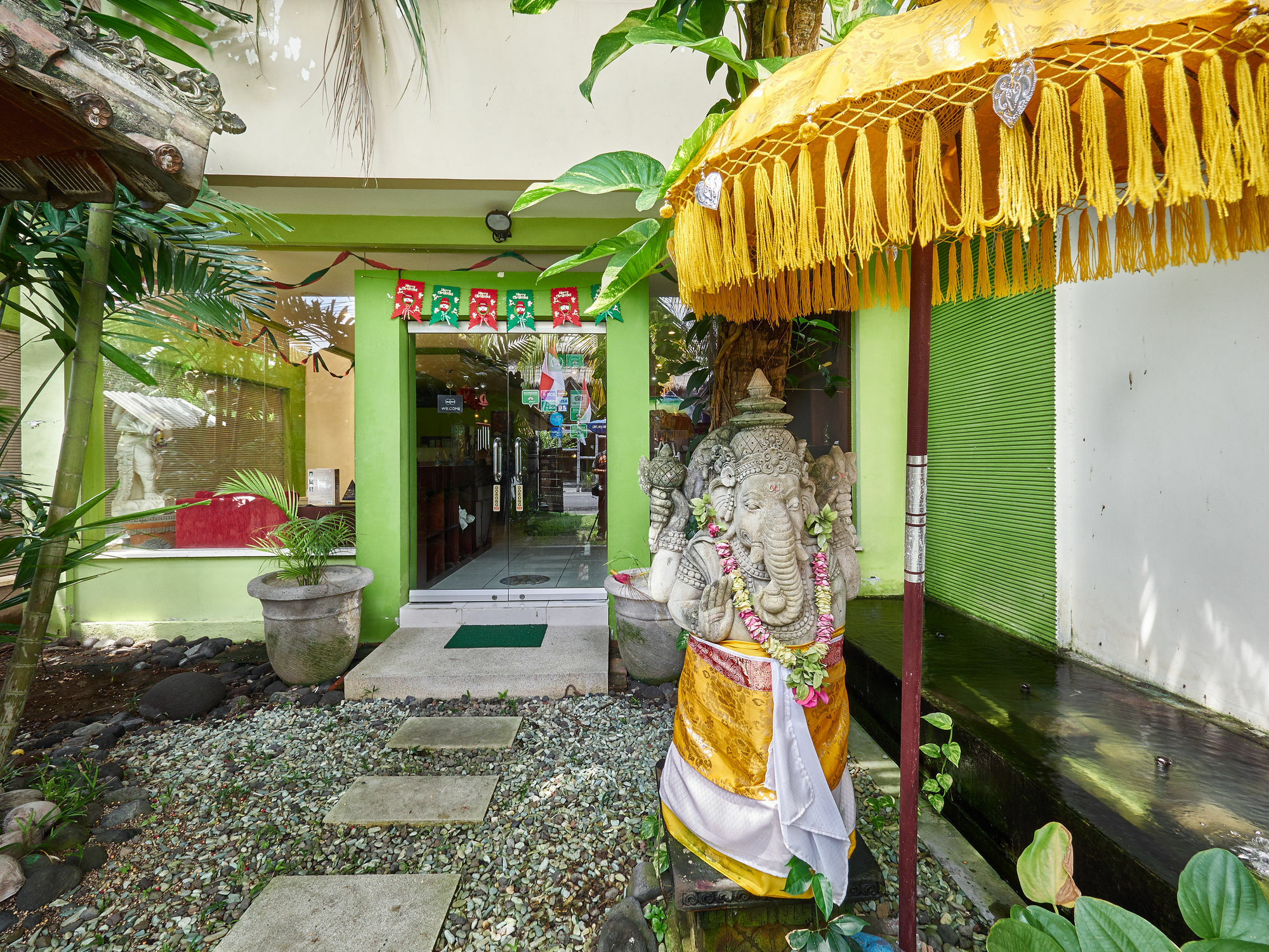 Hotel Al-Isha Dharamshala à Kuta Lombok Extérieur photo
