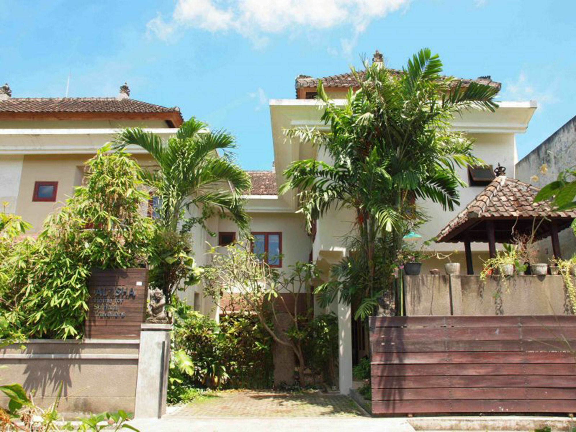 Hotel Al-Isha Dharamshala à Kuta Lombok Extérieur photo